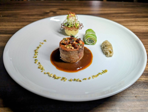鹿肉と猪肉のミートローフ すぐきのラビゴット添え 原了郭黒七味香る赤ワインソース 西京赤みそ風味